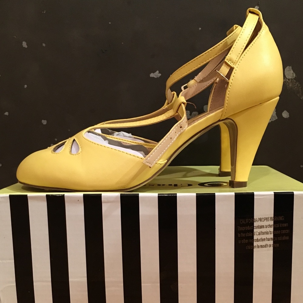 Vintage-inspired Heels 👠